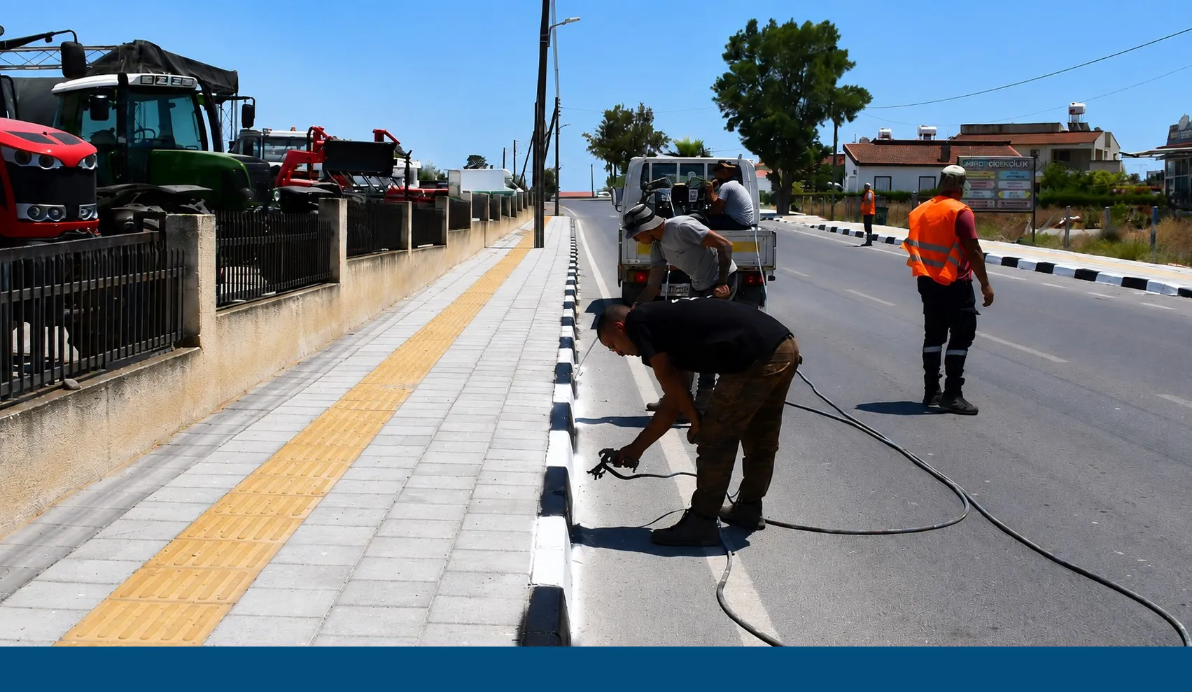 Mesarya Belediyesi Kaldırım Bordürlerini Yeniliyor
